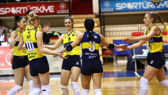 Adam Voleybol liderliğini sürdürdü! Tarsus maçı nasıl geçti?